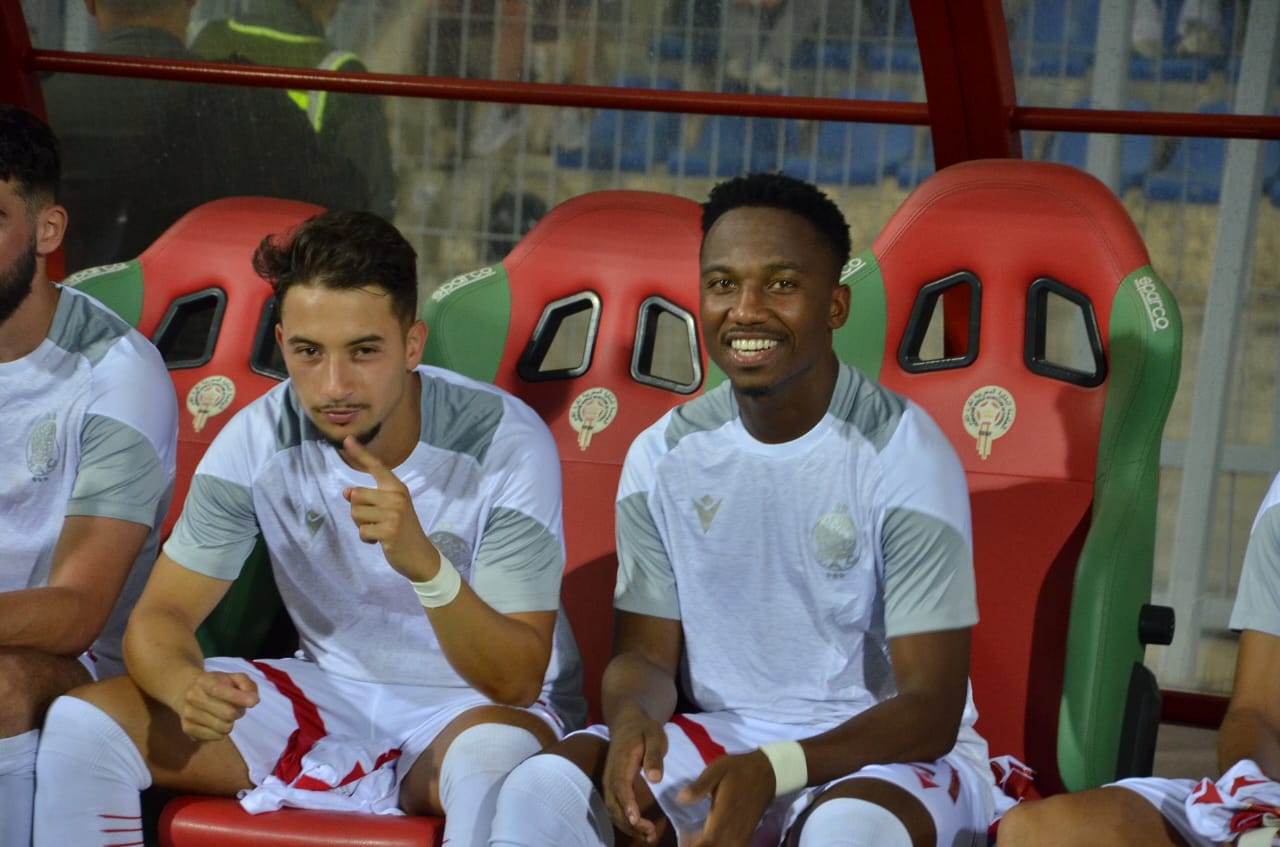 المغرب الفاسي يطيح بالوداد 