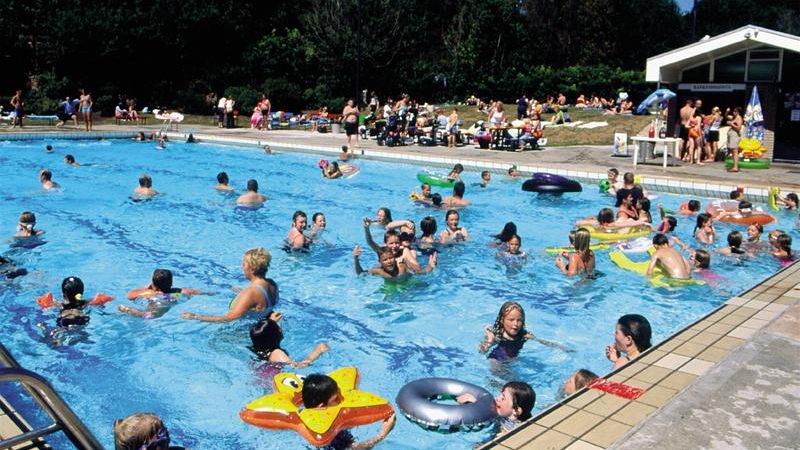 عاجل...وزارة الشباب تكشف مواعيد فتح المسابح والقاعات الرياضية