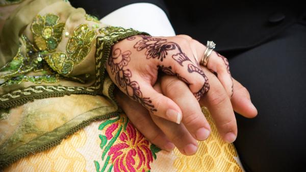 الدرك الملكي يتدخل وينقل عروسين من 