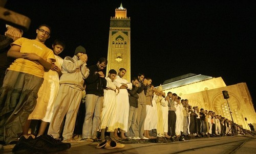 أستاذ بكلية الشريعة يقدم مقترحات عملية من أجل إعادة فتح المساجد أمام المصلين 