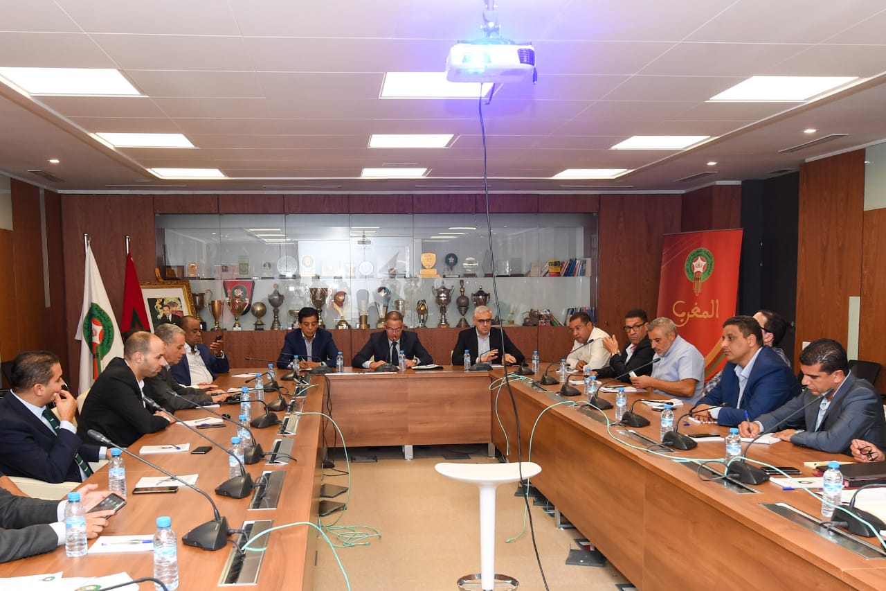 إجتماع طارئ يوم الثلاثاء لحسم الدوري المغربي...‎