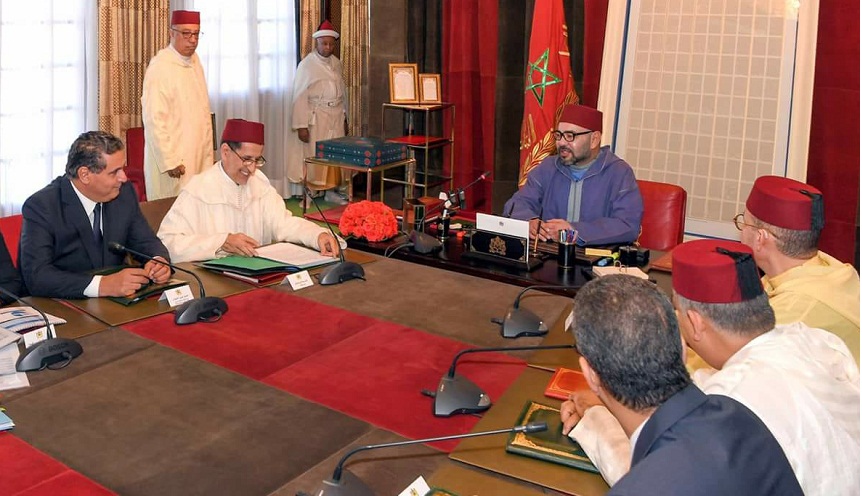 جلالة الملك محمد السادس يتراس مجلسا وزاريا بالقصر الملكي بالرباط