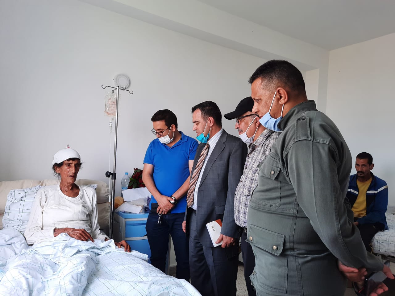 نقطة تنويه وتشريف تستحققها كل مكونات الاسرة الادارية للمديرية الجهوية لوزارة الثقافة  =لجهة فاس مكناس بقيادة مديرهم الجهوي رشيد البوزيدي  على زيارتهم وعنايتهم المتواصلة  لمراقبة وتتبع صحةفنانةالتاوناتية  شاما نتمنى لها الشفاء العاجل =