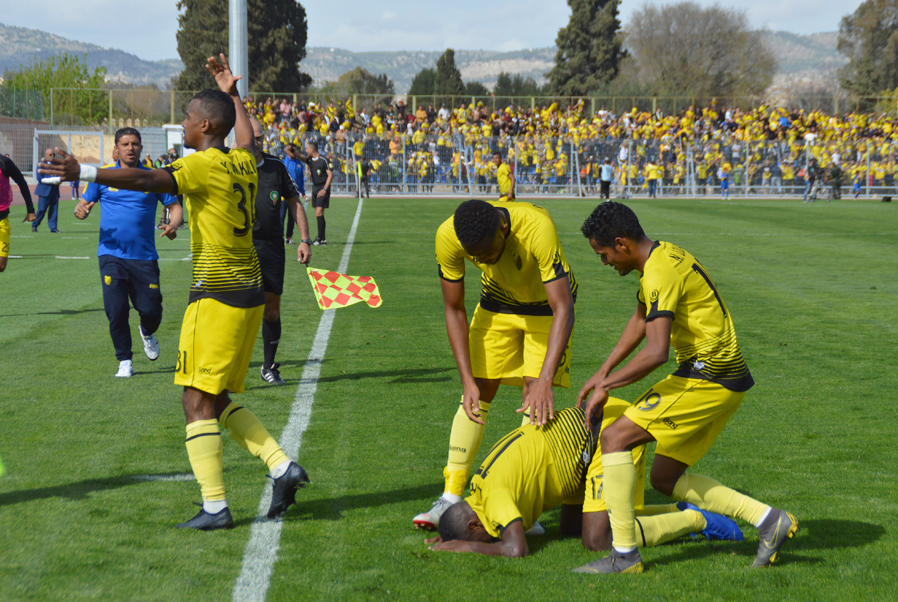 اسماعيل الجامعي  رفقة مكونات  نمور الصفر يساهمون بالواضح والملموس في تغيير  = طريق فريق عشق الاجيال الماص نحو ابراز هبتها وتالقها للجمهور الماصوي مسكون بحب الصفراء=