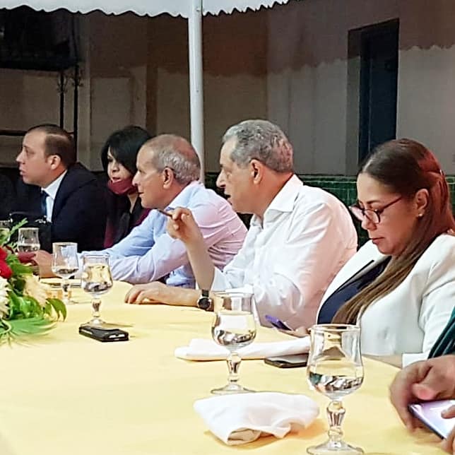 قضايا ومشاكل ساكنة جهة فاس  مكناس  نطرحها بين ايدي  الفريق البرلماني للحركة  =بقبةالبرلمان =السيد  محمد مبدع ورئيس مجلس جهة فاس مكناس  السيد امحند العنصر لايجاد الحلول لها على ارض الواقع =