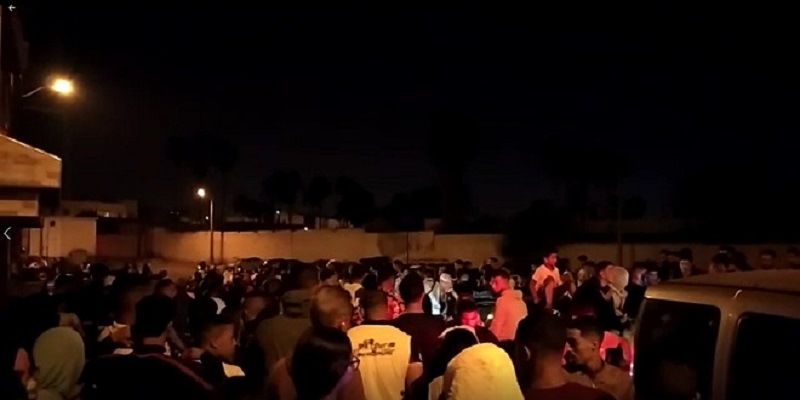 في عز مواجهة كوفيد-19.. المئات يحتفلون بكرنفال “بوجلود” بأكادير