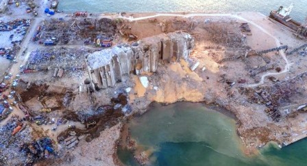 انفجار مرفأ بيروت أحدث حفرة بعمق 43 مترا 