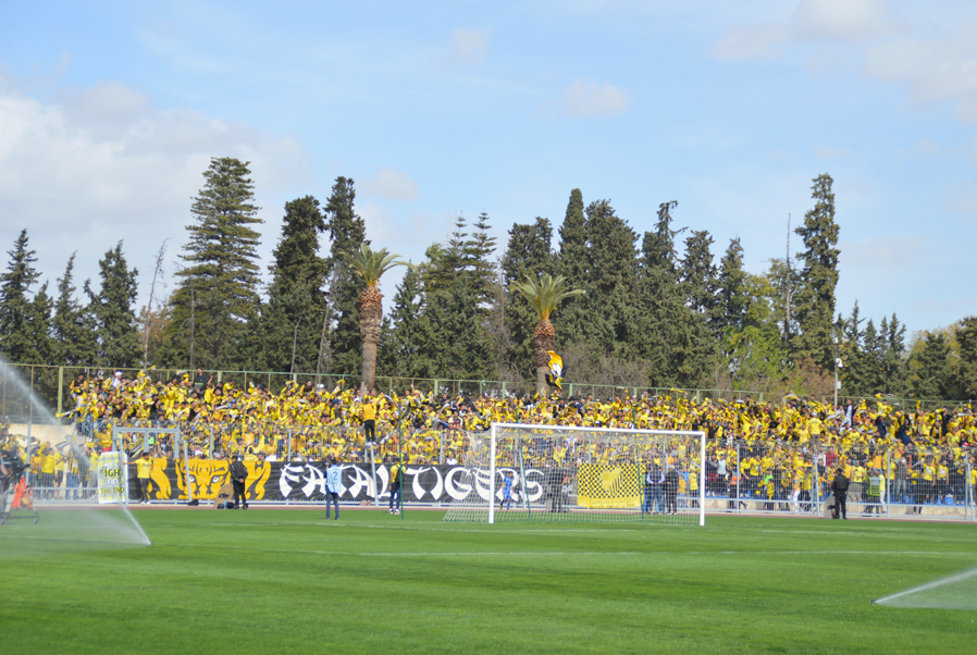 الجمهور الماصوي يبعت  كلام  تنبيه وحداري لمكونات الفريق الفاسي الماص لكرةالقدم من السقوط في النتائج التي تبعدالفريق من التباري  حول الصعود في هاته السنةوعلى رئيسه اسماعيل جامعي  فتح جسر التواصل الاعلامي مع  رجال الاعلام فاس  لتوضيح وضعيةومصير الماص=