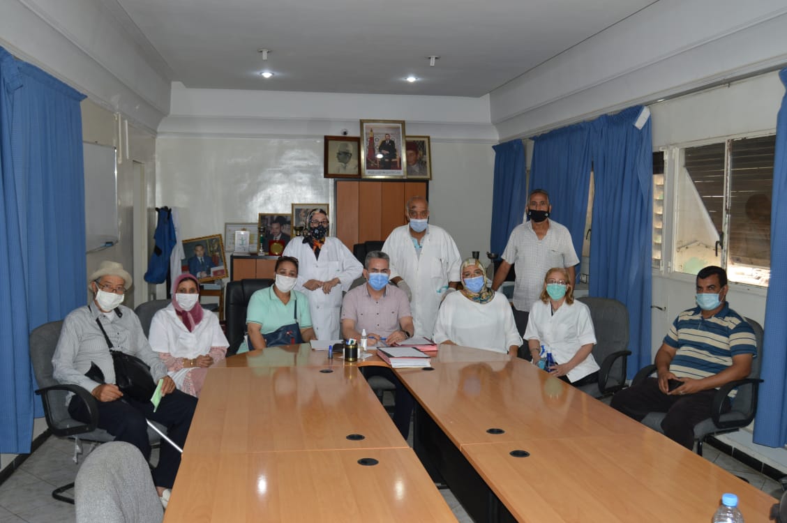 جهود متواصلة لجمعية باب منصورللرعاية الصحية ومؤازرة المرضى وذوي الاحتياجات الخاصة لجهة فاس- مكناس : تنظم حملة تحسيسية بخطورة الوضع الوبائي فيروس كورونا بمستشفى محمد الخامس بمكناس صباح يوم 31 غشت 2020م.