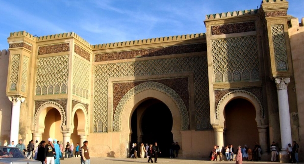 الاكتظاظ الطرقي يخنق مدينة مكناس والأبواب المقفلة للتثمين تزيد من حدة أزمة الجولان