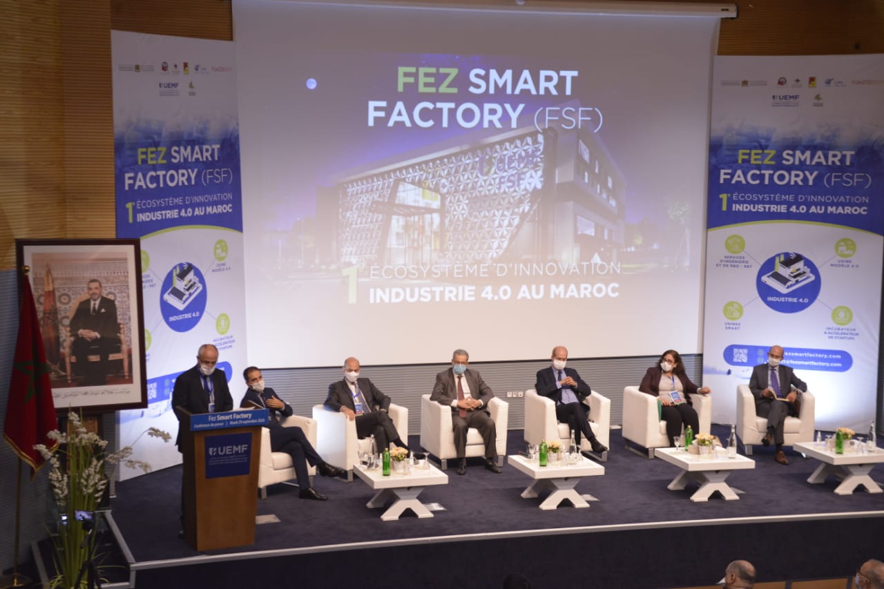 امحند العنصر رئيس مجلس جهة فاس مكناس يرفع الستار رفقة احدى اكبر جامعات فاس  =عن اخراج مشروع المنطقة الصناعية فاس سمارت فاكتوري امام انظار والي ولاية فاس السيد سعيد ازنيبر  والفاعلين الصناعيين بجهة فاس مكناس ورجال اعلامها=