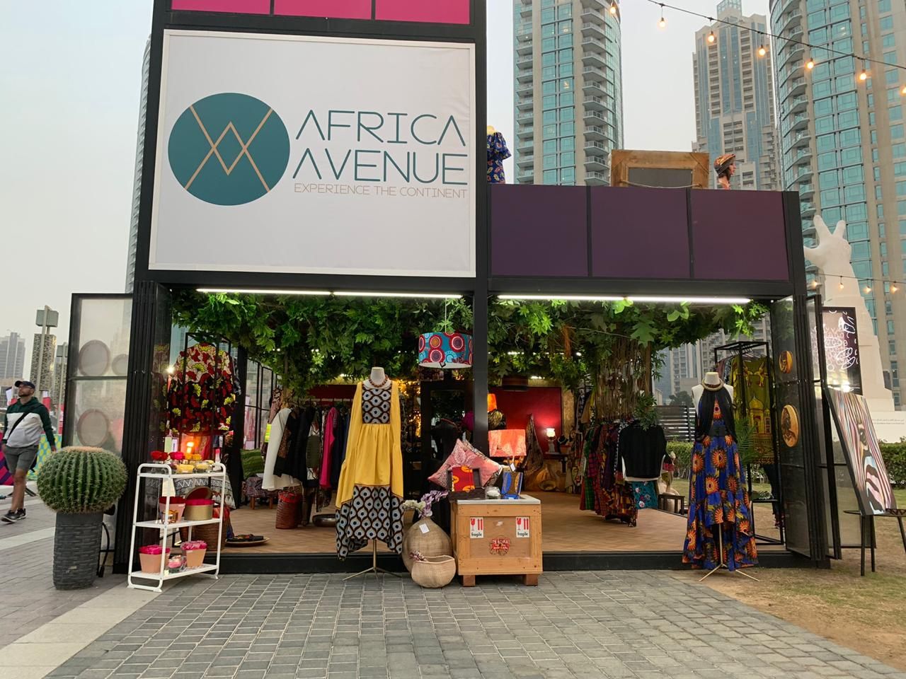 ترقبوا آشانتي ديزاين بالاصدار الثاني من أفريكا افينيو في ريب ماركت ستقومآشانتي بمقرها بدبي , لوكس اثنيك وسافانا بافتتاح متجرها المتنقل  لجلب الحيوية والإثارة للسوق في 13 نوفمبر