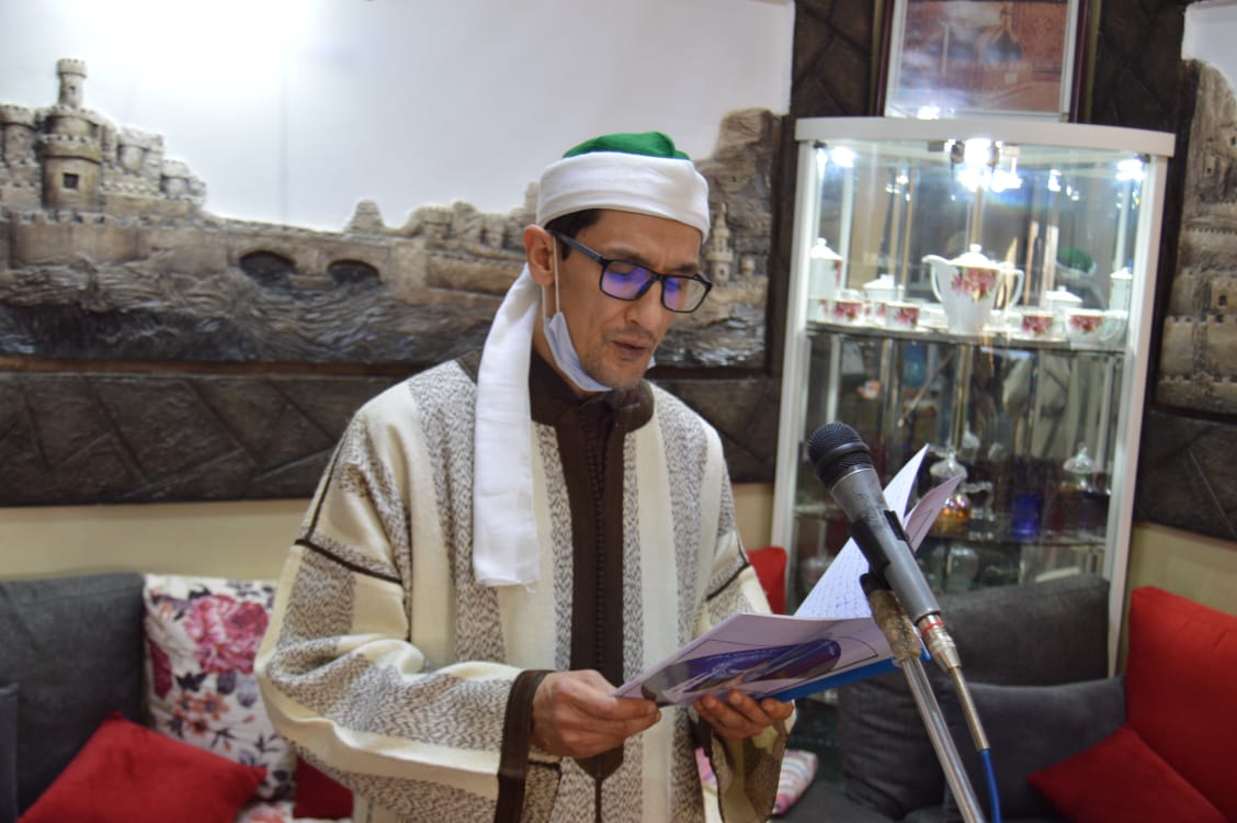 جمعية روح التراث للمديح والسماع بمكناس تنظم الدورة الثالثة **3** للمديح والسماع. ظهر يوم الجمعة 25 دجنبر 2020م.  أقيم الحفل ضمن احترام التدابير الإحترازية والإحتياطية ل 19  .COVID  .دورة الأستاذ : عبدالرحيم الخمسي .وتكريم شيخ السماع الأستاذ : عبدالمالك العمراني