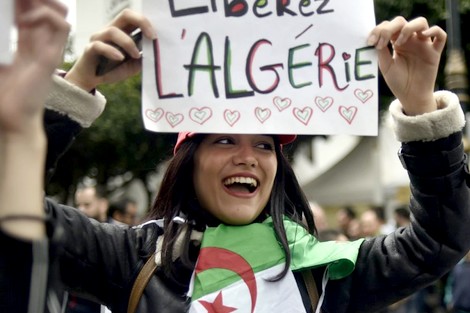 في يومهن العالمي.. نساء الجزائر في مسيرات مناهضة لنظام العسكر