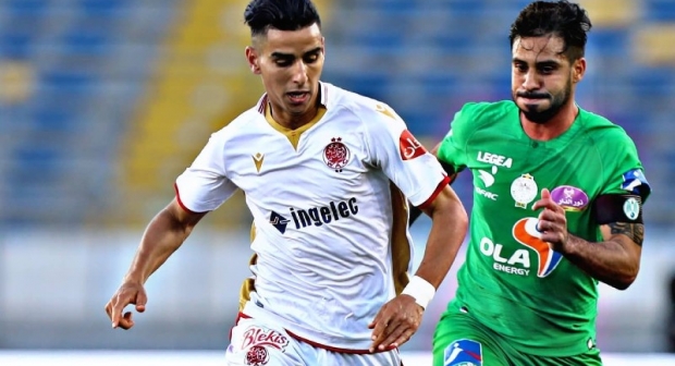 الوداد الرياضي يتفوق على الرجاء الرياضي ( 2-0 ) و ينتزع صدارة الترتيب 