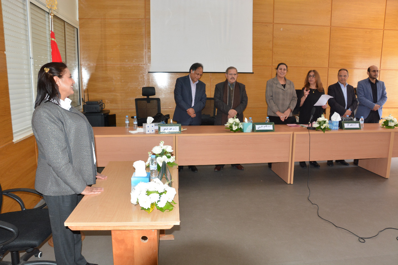 كلية الآداب والعلوم الإنسانية، جامعة محمد الخامس بالرباط الباحثة خديجة حسيني تقدم أطروحتها حول 