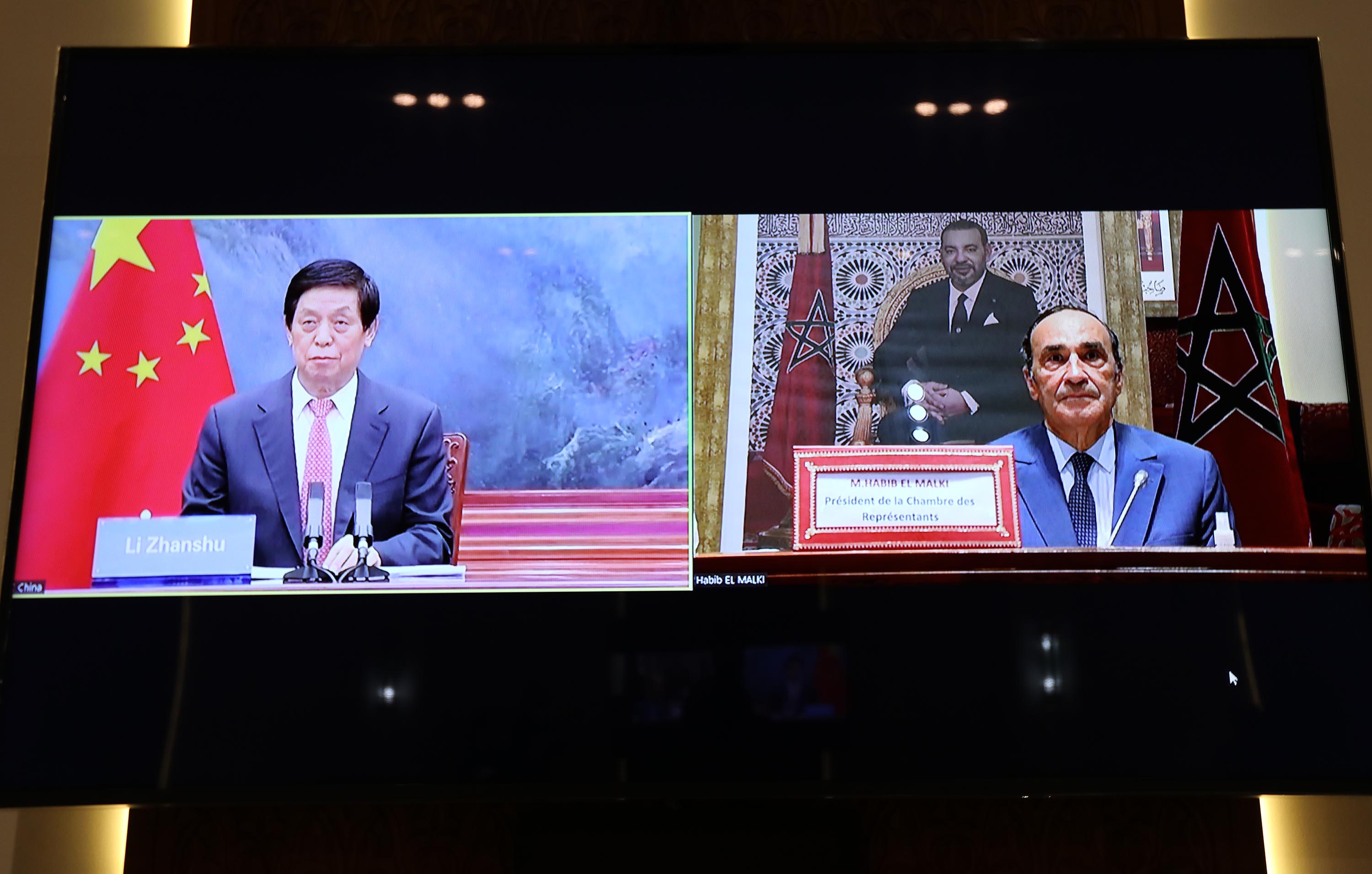 خلال مباحثاته مع رئيس مجلس النواب... رئيس الجمعية الوطنية الشعبية الصينية يشيد بريادة جلالة الملك محمد السادس في مكافحة جائحة كوفيد-19 