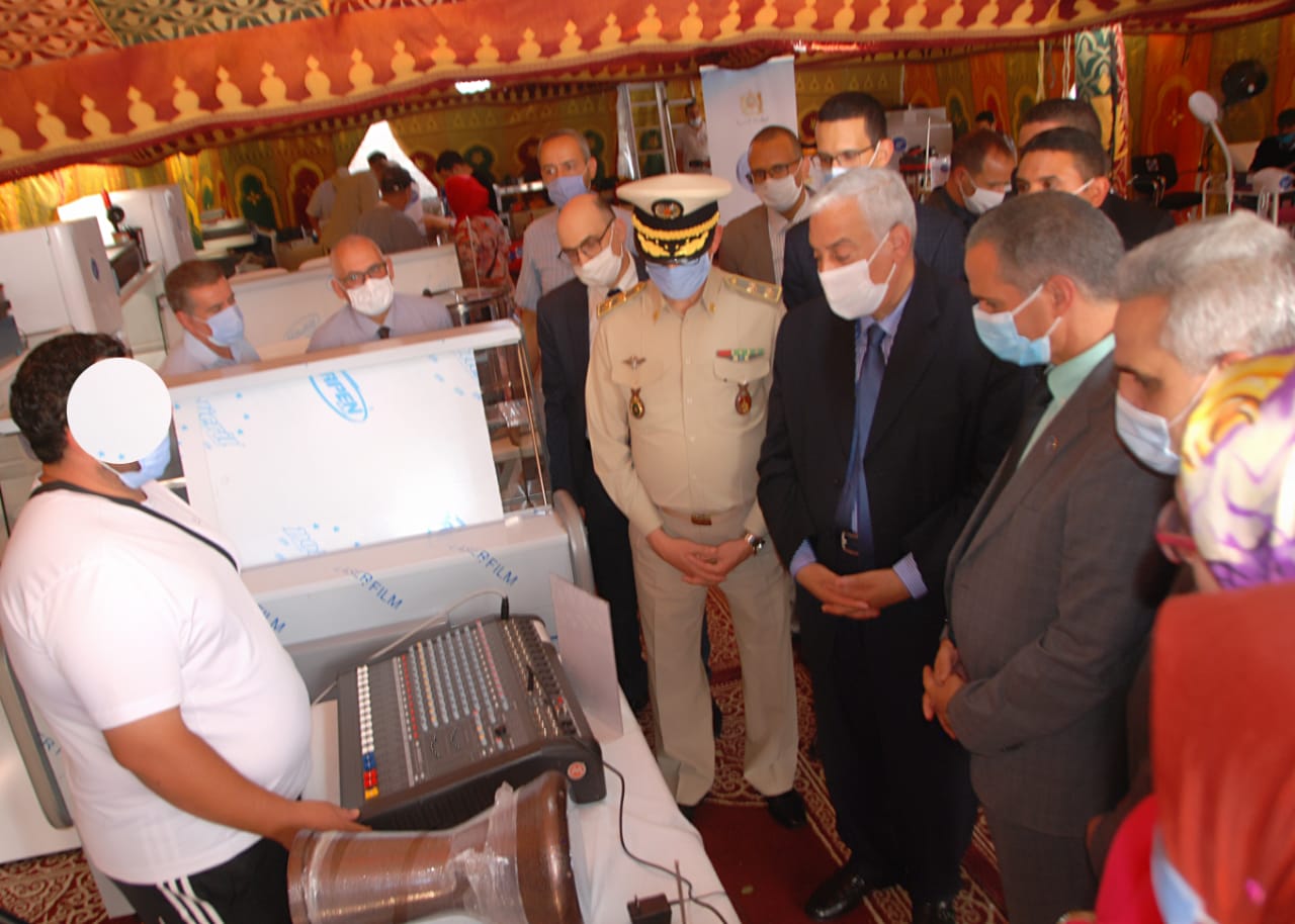 توزيع مشاريع مدرة للدخل  لفائدة نزيلات ونزلاء سابقين بالمؤسسات السجنية  التابعين للنفوذ الترابي لعمالة مكناس وانطلاق العمل بمركز المصاحبة وإعادة الإدماج بمكناس الجديد للدخل