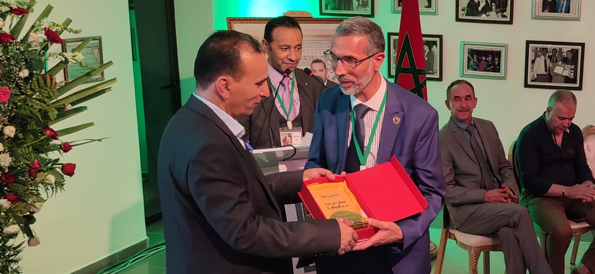 تعاونية التواصل كوم واكاديمية المستقبل للتواصل يحتفيان بالإعلامي محمد الهرد رائد الصحافة العربية تعاونية التواصل كوم واكاديمية المستقبل للتواصل يحتفيان بالإعلامي محمد الهرد رائد الصحافة العربية