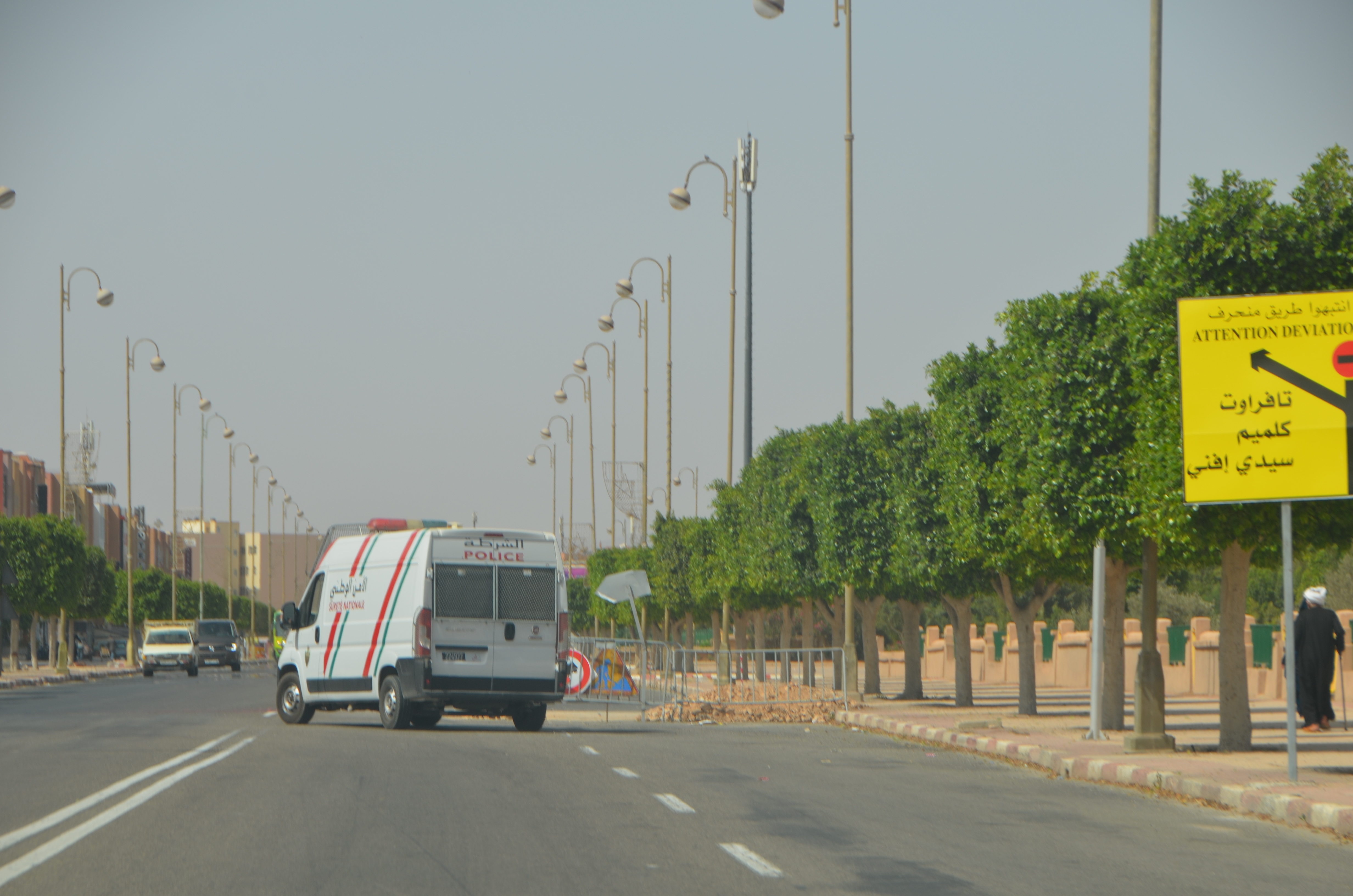 تيزنيت : غضب وانتقادات واسعة تواكب تعثر أشغال تهيئة مدار المدينة بالطريق الوطنية رقم 1 التي تربط الشمال بالجنوب