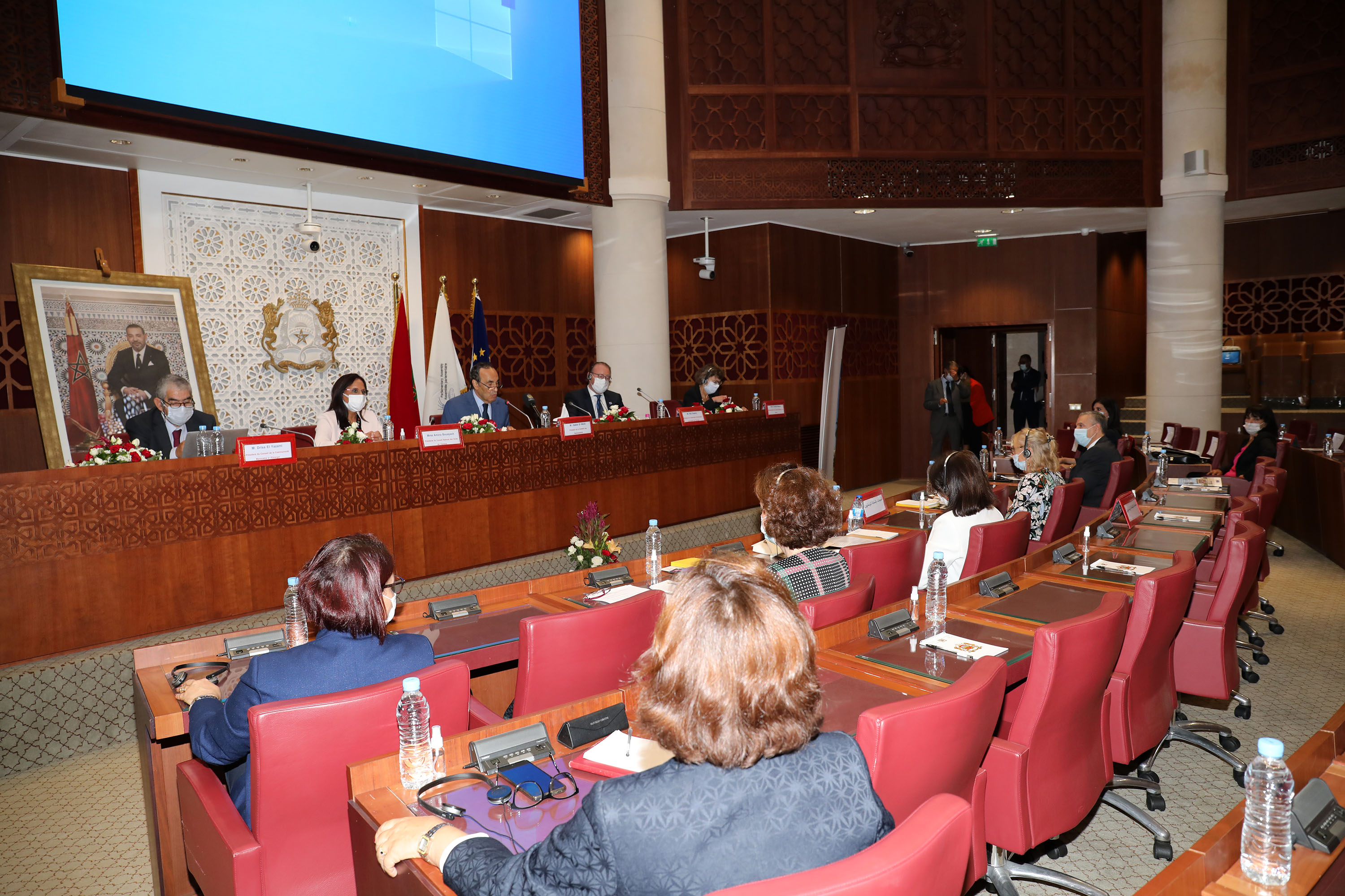 النساء والعمل السياسي : الطريق إلى المناصفة  -  خلاصات أولية-