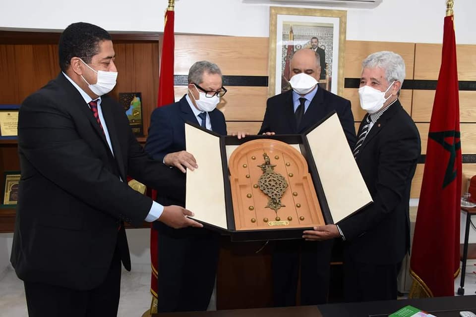 حفل تسليم السلط بين امحند العنصر و عبد الواحد الأنصاري بمقر جهة فاس مكناس