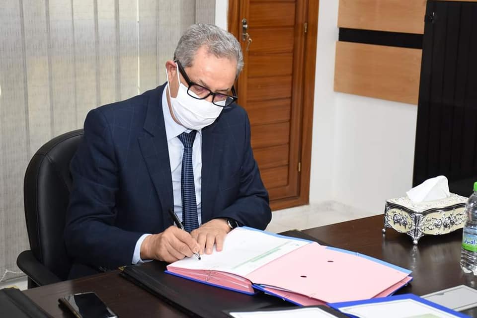 حفل تسليم السلط بين امحند العنصر و عبد الواحد الأنصاري بمقر جهة فاس مكناس حفل تسليم السلط بين امحند العنصر و عبد الواحد الأنصاري بمقر جهة فاس مكناس