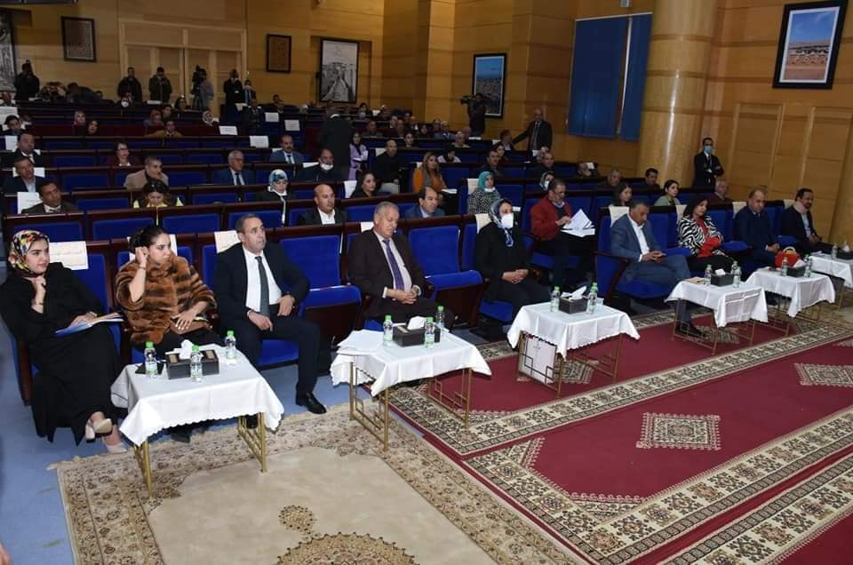 مجلس جهة فاس مكناس يعقد دورة استثنائية برئاسة رئيسها الاستاد عبد الواحد الأنصاري مجلس جهة فاس مكناس يعقد دورة استثنائية برئاسة رئيسها الاستاد عبد الواحد الأنصاري