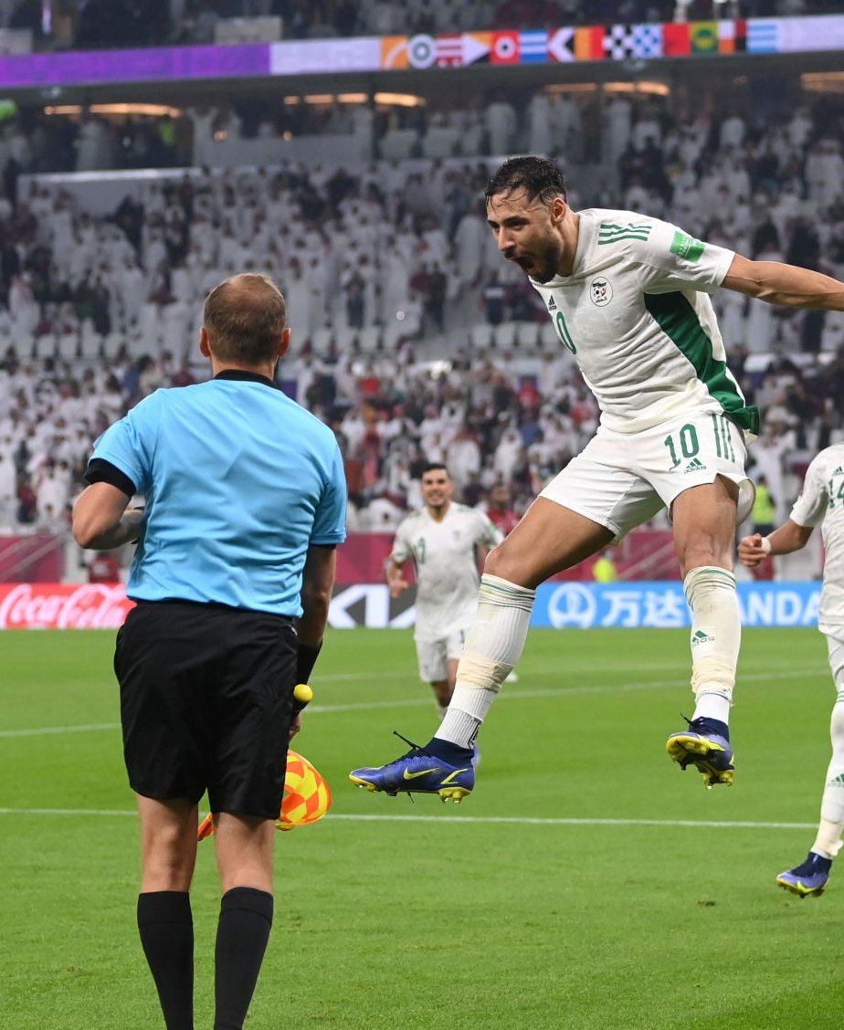 تأهل هتشكوكي غريب لمنتخب الجزائر... تأهل هتشكوكي غريب لمنتخب الجزائر...