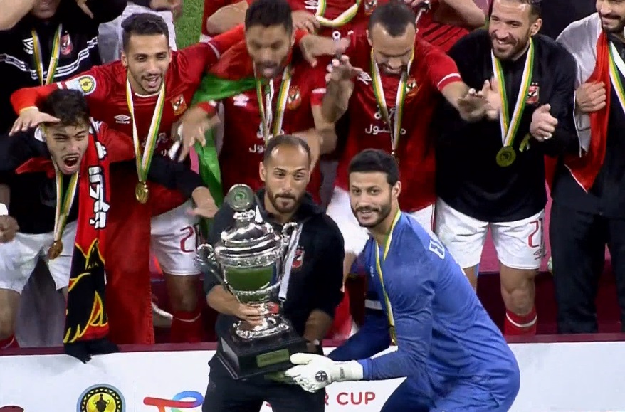 الأهلي المصري يتوج  بلقب السوبر الأفريقي