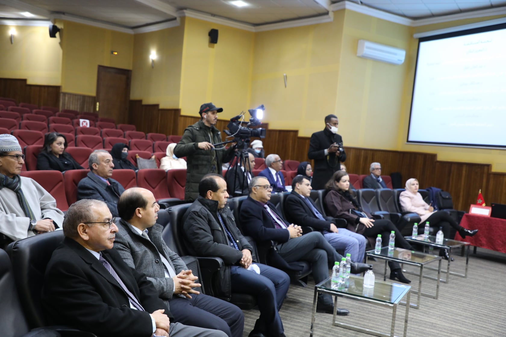 الطالب الباحث ذ محمد عبده البراق قاضي التحقيق بالمحكمة الابتدائية بمكناس يناقش أطروحة لنيل شهادة الدكتوراه الطالب الباحث ذ محمد عبده البراق قاضي التحقيق بالمحكمة الابتدائية بمكناس يناقش أطروحة لنيل شهادة الدكتوراه