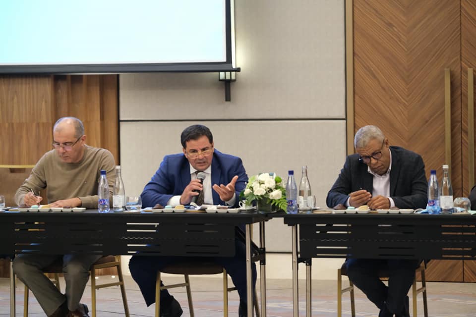 مائة يوم من عمر مجلس جماعة مكناس في انتظار إقلاع قطار التنمية. مائة يوم من عمر مجلس جماعة مكناس في انتظار إقلاع قطار التنمية.