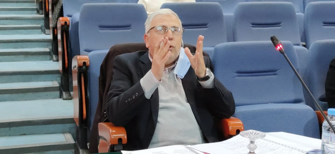 الطالبة الباحثة لعزيزة الدكالي تناقش أطروحة لنيل شهادة الدكتوراه وتحصل على لقب دكتورة بميزة مشرفة جدا الطالبة الباحثة لعزيزة الدكالي تناقش أطروحة لنيل شهادة الدكتوراه وتحصل على لقب دكتورة بميزة مشرفة جدا