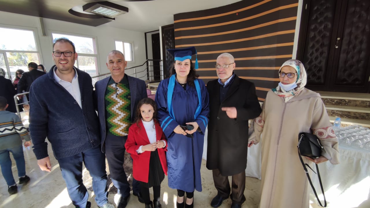 الطالبة الباحثة لعزيزة الدكالي تناقش أطروحة لنيل شهادة الدكتوراه وتحصل على لقب دكتورة بميزة مشرفة جدا الطالبة الباحثة لعزيزة الدكالي تناقش أطروحة لنيل شهادة الدكتوراه وتحصل على لقب دكتورة بميزة مشرفة جدا