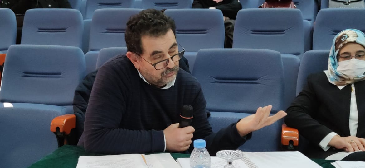 الطالبة الباحثة لعزيزة الدكالي تناقش أطروحة لنيل شهادة الدكتوراه وتحصل على لقب دكتورة بميزة مشرفة جدا الطالبة الباحثة لعزيزة الدكالي تناقش أطروحة لنيل شهادة الدكتوراه وتحصل على لقب دكتورة بميزة مشرفة جدا