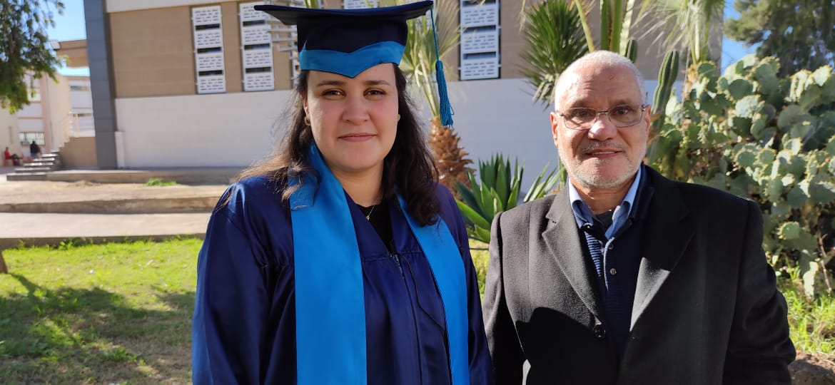 الطالبة الباحثة لعزيزة الدكالي تناقش أطروحة لنيل شهادة الدكتوراه وتحصل على لقب دكتورة بميزة مشرفة جدا الطالبة الباحثة لعزيزة الدكالي تناقش أطروحة لنيل شهادة الدكتوراه وتحصل على لقب دكتورة بميزة مشرفة جدا