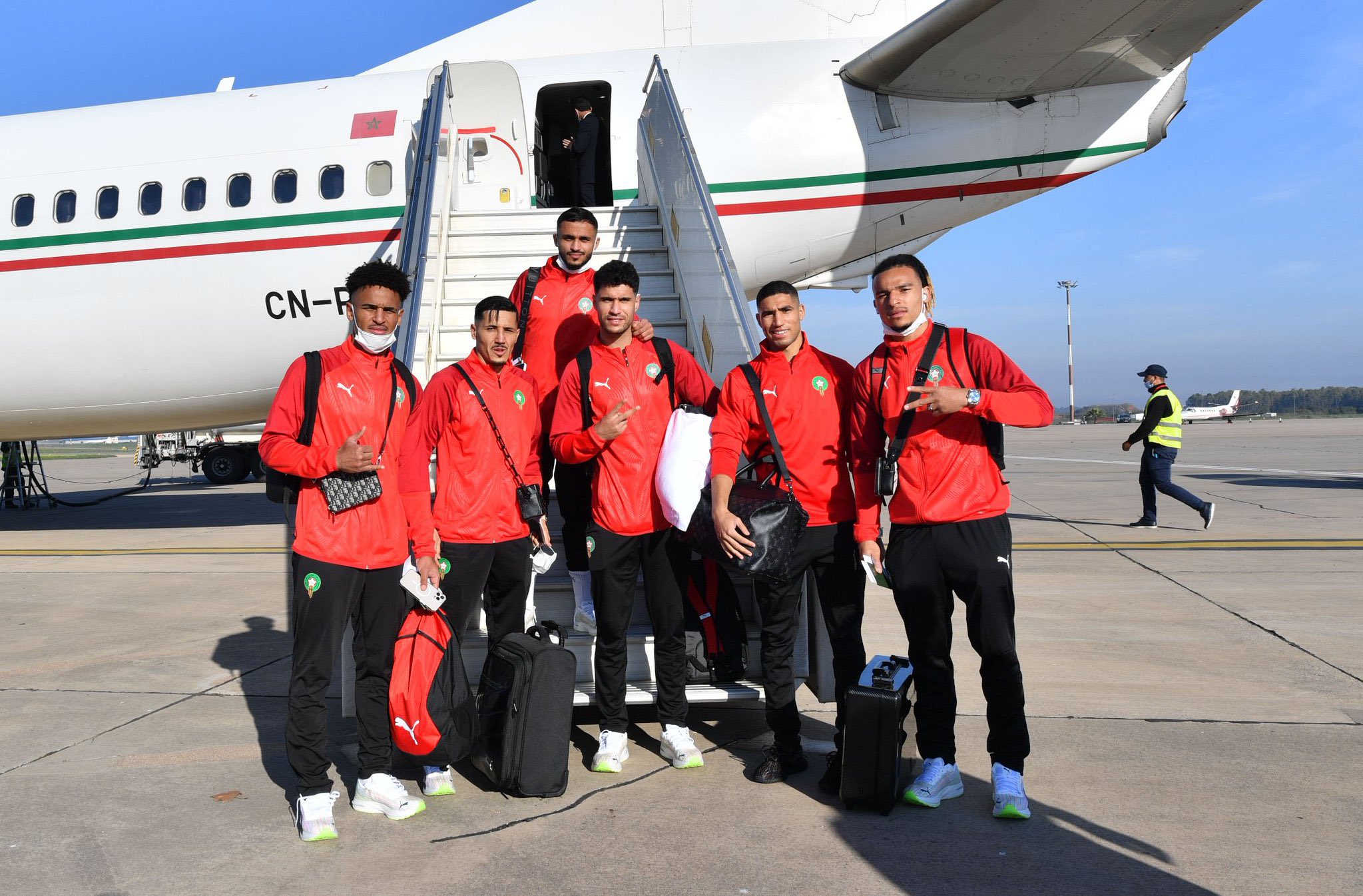 بعثة أسود الأطلس تطير إلى الكاميرون...