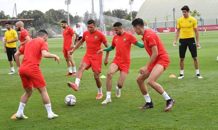 رياضة image الكامرون: اسود الأطلس في حصة تدريبية أولى على ملاعب 