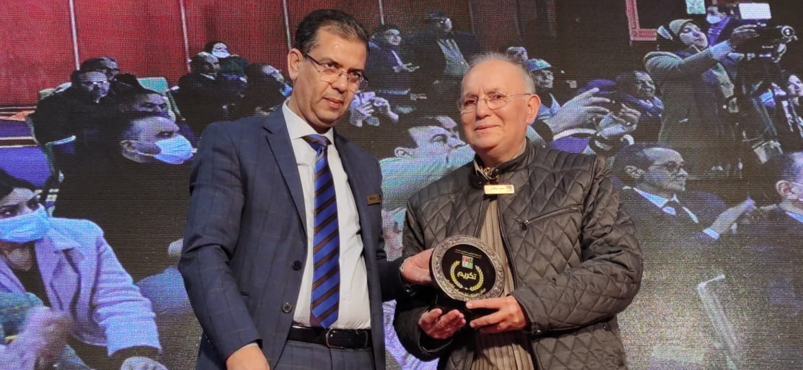 فاس* باحثين جامعيين ومفكرين،في ندوة مفاهيم حوار وصدام الحضارات في علاقتها بوسائل الإعلام. فاس* باحثين جامعيين ومفكرين،في ندوة مفاهيم حوار وصدام الحضارات في علاقتها بوسائل الإعلام.