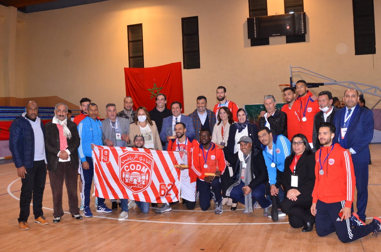 رغم عدم إحراز كأس العرش أمام الفتح الرباطي فريق النادي المكناسي للكرة الطائرة وجه مشرف للرياضة بمكناس 