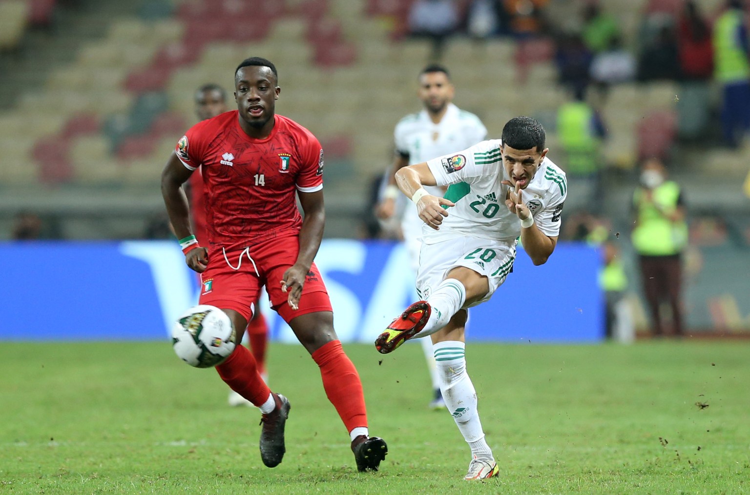 كأس أمم إفريقيا .. المنتخب الجزائري ينهزم أمام نظيره غينيا الاستوائية (0-1) كأس أمم إفريقيا .. المنتخب الجزائري ينهزم أمام نظيره غينيا الاستوائية (0-1)