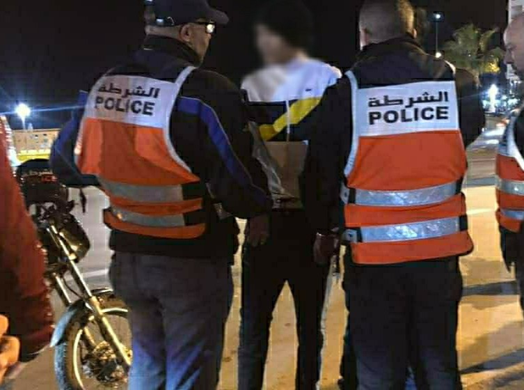 مكناس ضابط شرطة يستعمل سلاحه الوظيفي لتوقيف مجرم خطير اختصاصي في سرقة التيليفونات