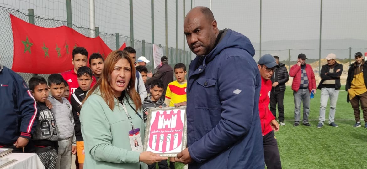 مكناس ): جمعية الأيادي المتضامنة لذوي الاحتياجات الخاصة /فرع مكناس تنظم النسخة الثالثة من دوري كرة القدم بشراكة مع :الجمعيات المدنية وتكرم فعاليات اعلامية ورياضية وجمعوية تحت شعار: كرة القدم القاطرة الرياضية رمز الوحدة الوطنية. مكناس ): جمعية الأيادي المتضامنة لذوي الاحتياجات الخاصة /فرع مكناس تنظم النسخة الثالثة من دوري كرة القدم بشراكة مع :الجمعيات المدنية وتكرم فعاليات اعلامية ورياضية وجمعوية تحت شعار: كرة القدم القاطرة الرياضية رمز الوحدة الوطنية.