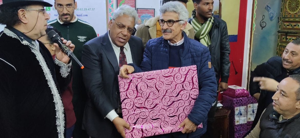 الحاضرة الإسماعيلية تكرم خيرة نسائها ورجالاتها الحاضرة الإسماعيلية تكرم خيرة نسائها ورجالاتها