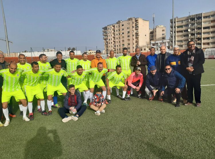 الاستاد اديب السقاط يمنح الرتبة الاولى لاسود وليلي الاستاد اديب السقاط يمنح الرتبة الاولى لاسود وليلي