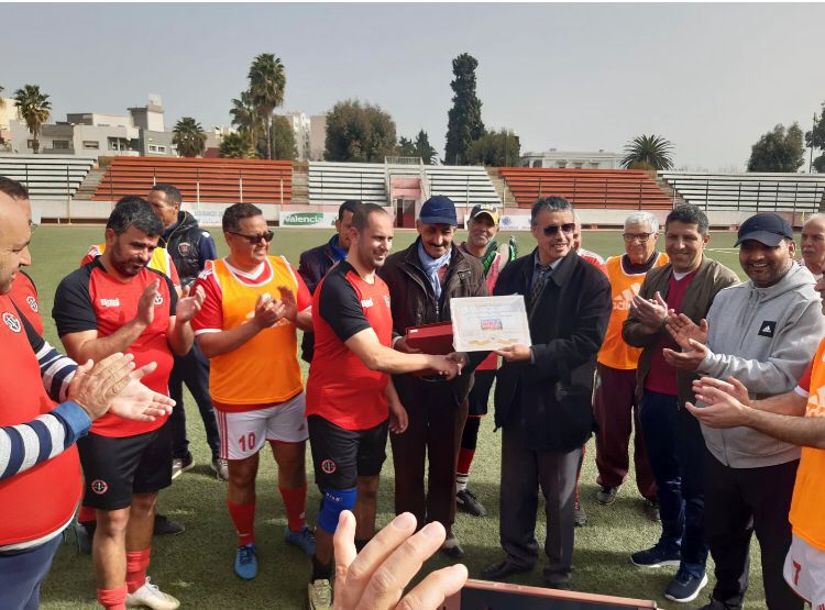 الاستاد اديب السقاط يمنح الرتبة الاولى لاسود وليلي