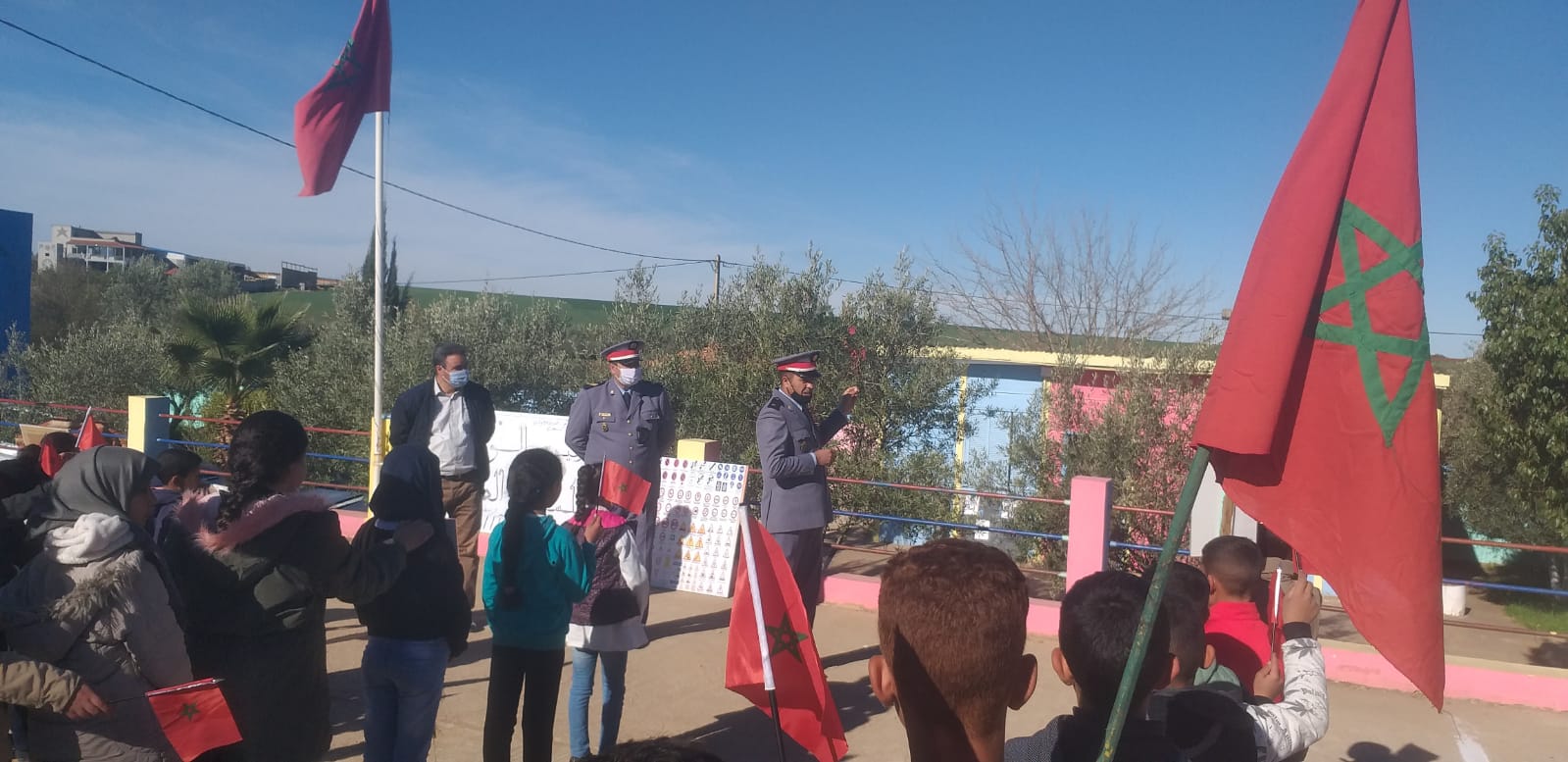 الحاجب..مجموعة مدراس عين الأولى بآيت يعزم تحتفل باليوم الوطني للسلامة الطرقية الحاجب..مجموعة مدراس عين الأولى بآيت يعزم تحتفل باليوم الوطني للسلامة الطرقية