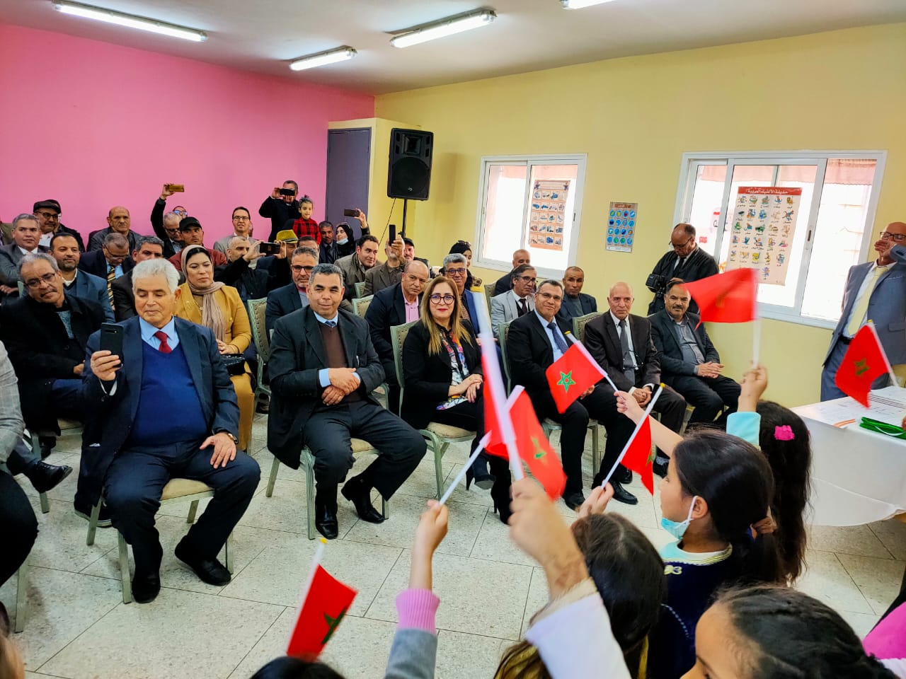 اللواء الأخضر يرفرف في سماء مجموعة مدارس حاجة بالمديرية الإقليمية بمكناس. اللواء الأخضر يرفرف في سماء مجموعة مدارس حاجة بالمديرية الإقليمية بمكناس.