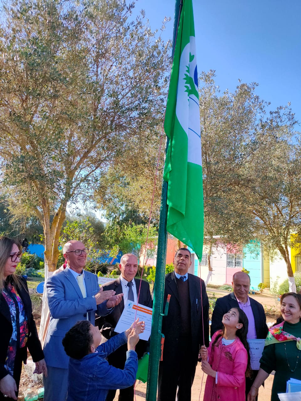 اللواء الأخضر يرفرف في سماء مجموعة مدارس حاجة بالمديرية الإقليمية بمكناس. اللواء الأخضر يرفرف في سماء مجموعة مدارس حاجة بالمديرية الإقليمية بمكناس.