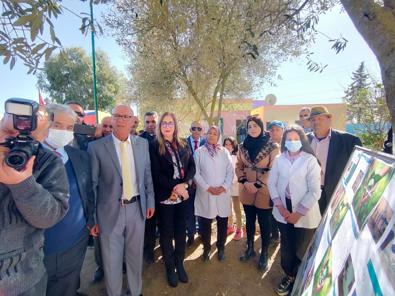 اللواء الأخضر يرفرف في سماء مجموعة مدارس حاجة بالمديرية الإقليمية بمكناس. اللواء الأخضر يرفرف في سماء مجموعة مدارس حاجة بالمديرية الإقليمية بمكناس.